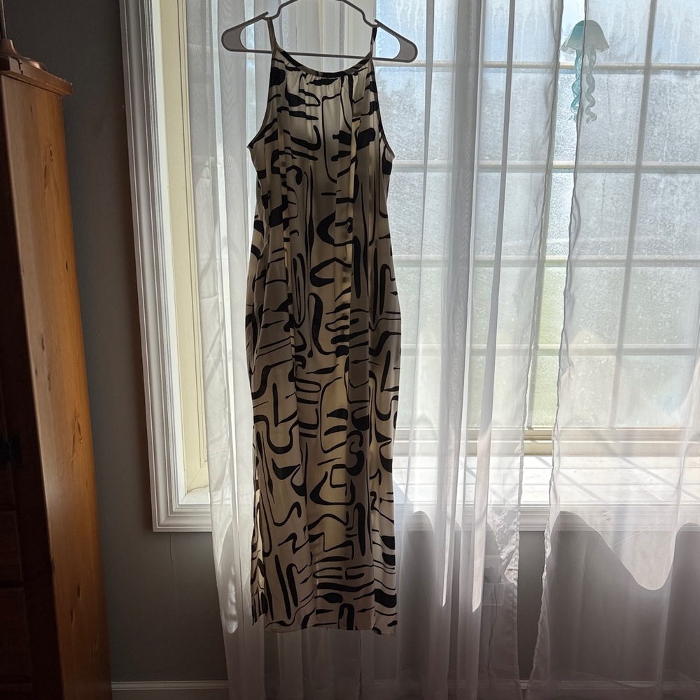 Elegant Black and White Abstract Dress